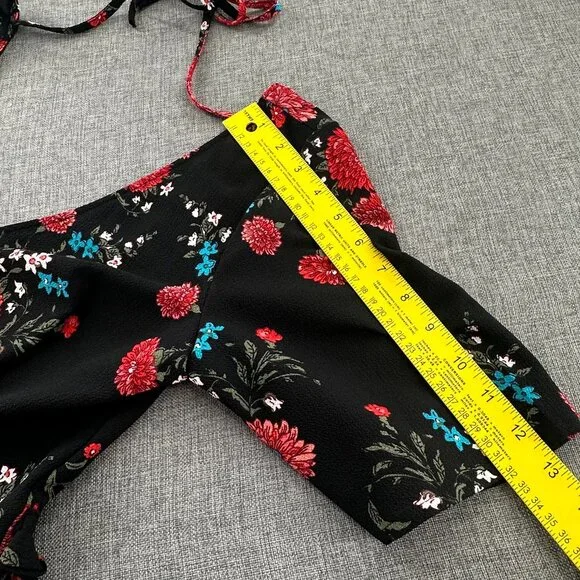 NEW! Miami By Francesca's Romper Small Floral V-Neck Black Red Figure Flattering - Picture 10 of 16